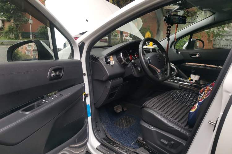 Used Peugeot 3008 2013 2.0L Automatic Trend Edition Driver Seat