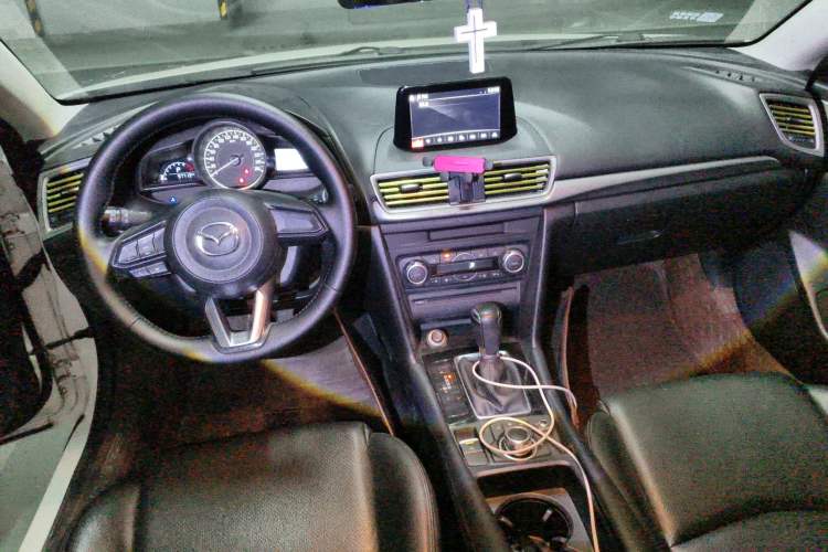 Used Mazda Mazda 3 Axela 2017 Sedan 1.5L Automatic Luxury Model China VI Standard