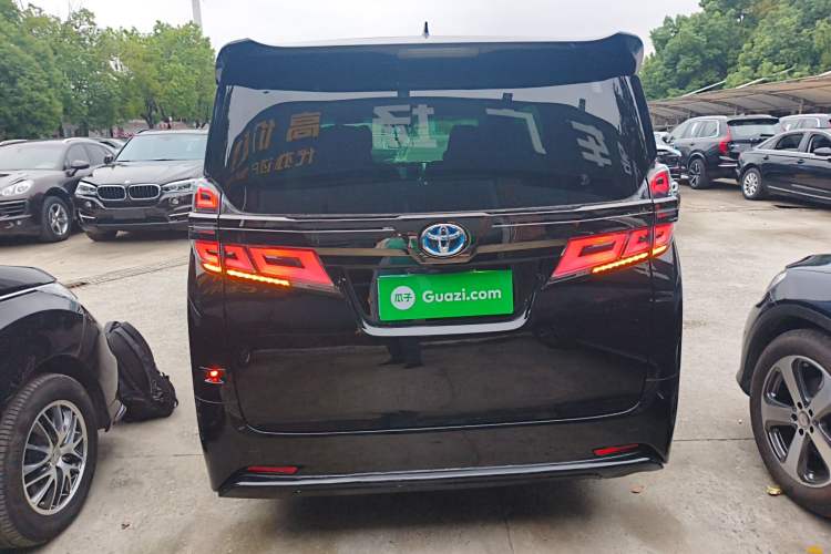 Used Toyota Vellfire 2023 Crown Dual-Engine 2.5L HV Prestige Edition
