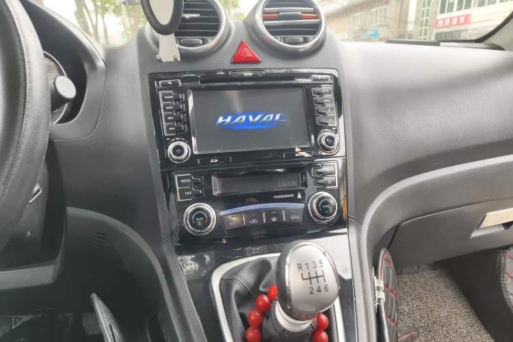 Used Haval H6 2015 Upgraded Model 1.5T Manual Two-Wheel Drive Elite Version
