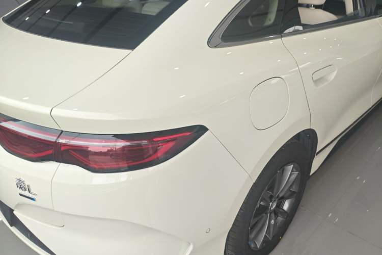 Used BYD Qin L 2025 EV 545KM Beyond Version Right Rear Taillight