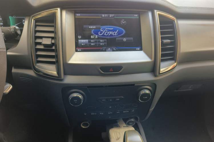 Used Ford Everest 2016 2.0T Gasoline Automatic Two-Wheel Drive Luxury Edition