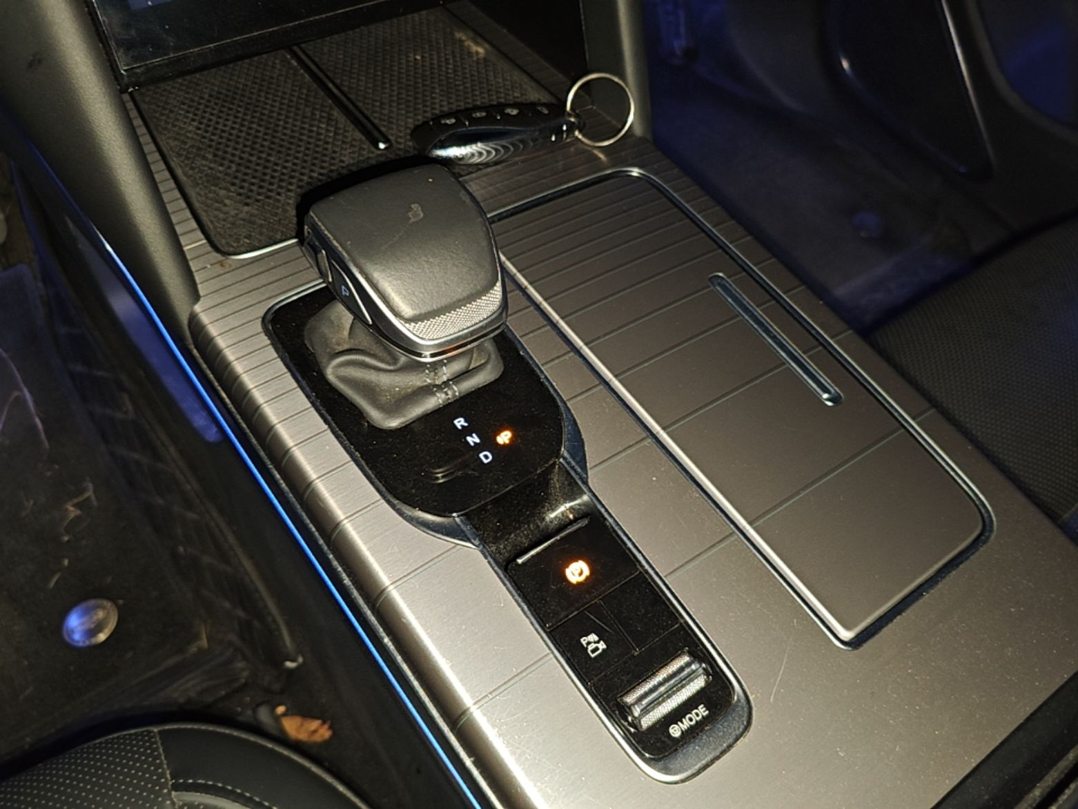 Hongqi HS7 PHEV 2024 2.0T PHEV Four-Wheel Drive Flagship Edition 6 Seats — снимка 16