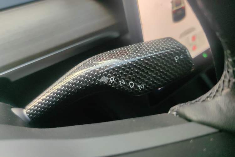 Used Tesla Model Y 2022 Long-Range All-Wheel-Drive Version