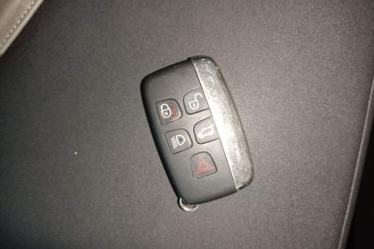 Used Land Rover Discovery 2017 3.0 SC V6 S