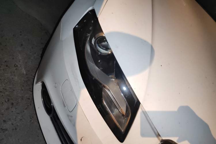 Used Audi A4L 2012 2.0 TFSI automatic Comfort trim level