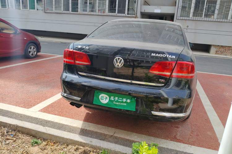 Used Volkswagen Magotan 2013 1.8TSI Premier Model Rear