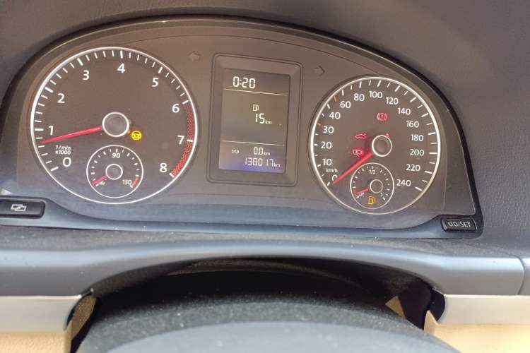 Used Volkswagen Touran 2011 1.4T Manual ZhiShang Edition 5-seater
