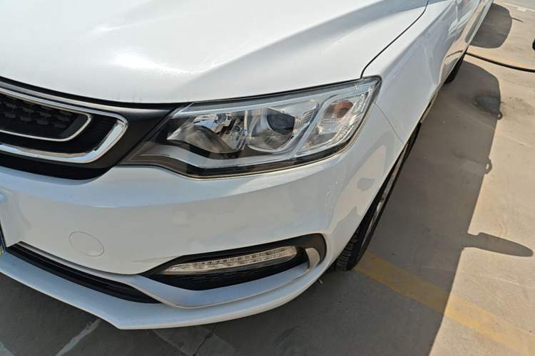 Used Geely Auto Vision 2019 Upgraded Model 1.5L Manual Luxury Version China VI Standard