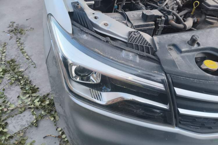 Used CHANGAN KAICHENG Ounuo S 2019 1.5L Ouno S Standard Model China VI JL473QG Right Front Headlight