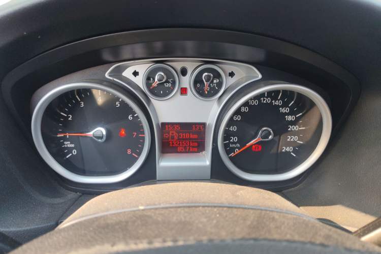 Used Ford Focus 2011 Sedan 1.8L Manual Comfort Model
