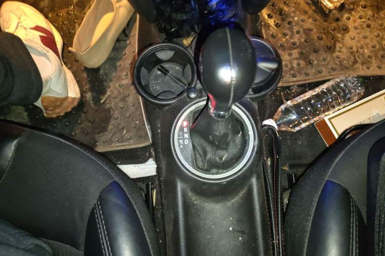 Used MINI 2011 1.6L COOPER Fun Gear Lever