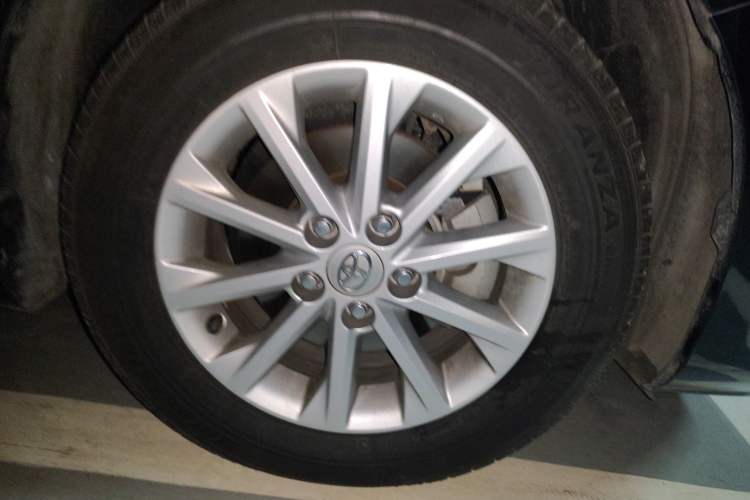 Used Toyota Camry 2016 2.0G 10th Anniversary Leading Edition
