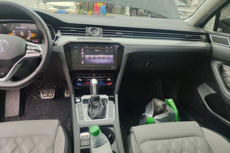 Used Volkswagen Magotan 2023 2 Million Units Limited Edition 280TSI DSG Leading Version