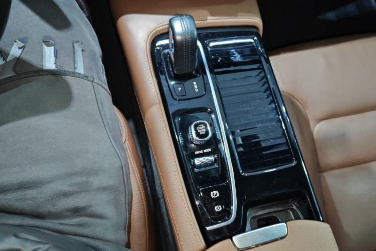 Used Volvo S90 New Energy 2020 Restyled T8 E-Drive Hybrid Zhiyi Luxury Edition