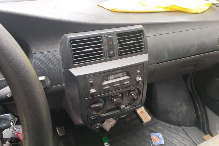 Used Wuling Rongguang 2011 1.2L Base Version Audio And AC Panel