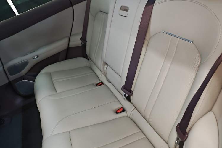 Used Xiaomi Auto YU7 2025 Ultra-Long Range High-Performance All-Wheel-Drive Max Edition
