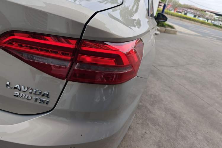 Used Volkswagen Lavida 2019 280TSI DSG Comfort Edition China VI standard Exterior 3