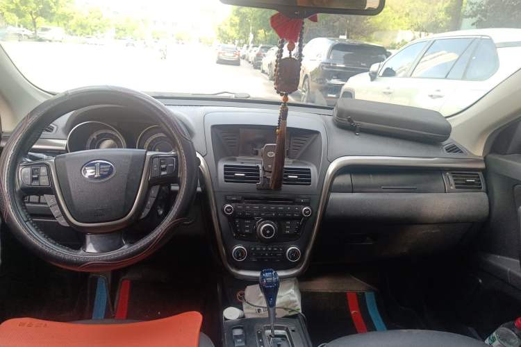 Used Bestune X80 2015 2.0L automatic luxury version