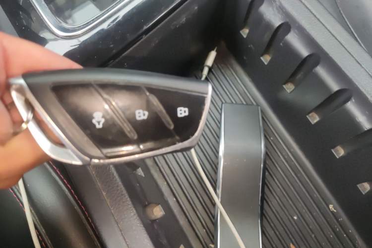 Used SAIC MAXUS T90 2021 2.0T Twin-Turbo Automatic All-Wheel Drive High-Ride Comfort Edition with Extended Cargo Space