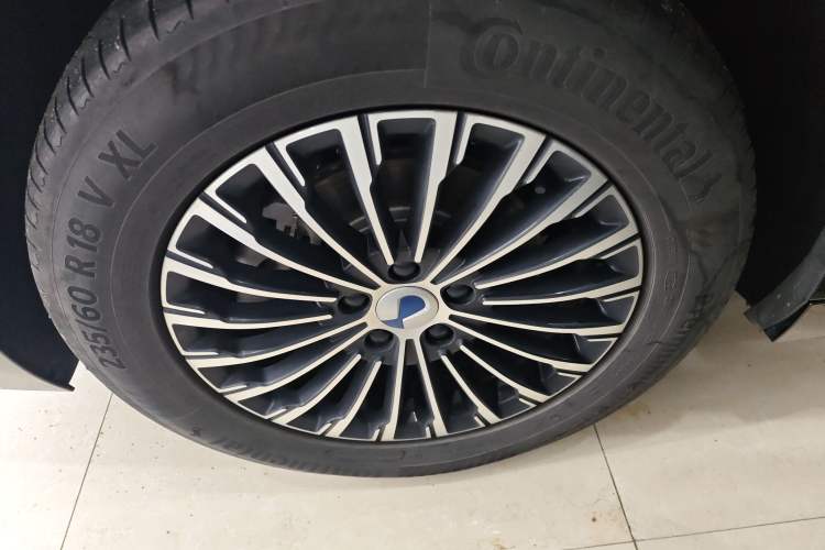 Used Denza D9 2025 DM-i Intelligent Drive 1020 Four-Wheel Drive Prestige Model