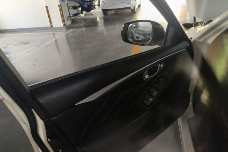 Used Infiniti Q50 2014 2.0T Comfort Edition
