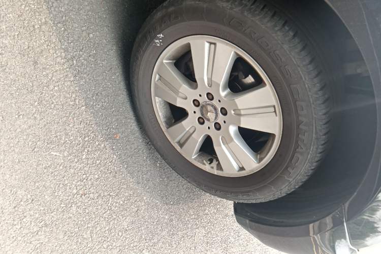 Used Mercedes-Benz M-Class 2010 ML 300 4MATIC Right Front Wheel Hub