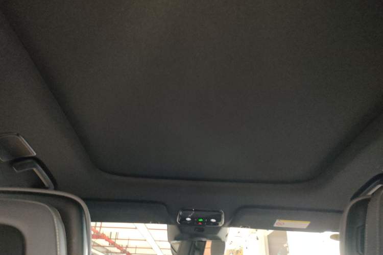 Used Lynk & Co 08 EM-P 2025 220 km All-Wheel-Drive Performance Halo Headliner