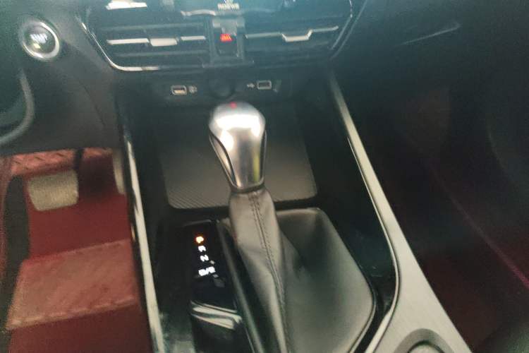 Used Roewe i5 2021 1.5L CVT Platinum Edition