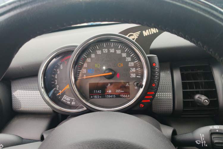 Used MINI 2016 1.5T COOPER Five-Door Edition Instrument Cluster