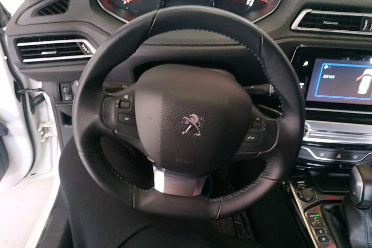 Used Peugeot 308 2018 230THP Automatic Luxury Edition Steering Wheel