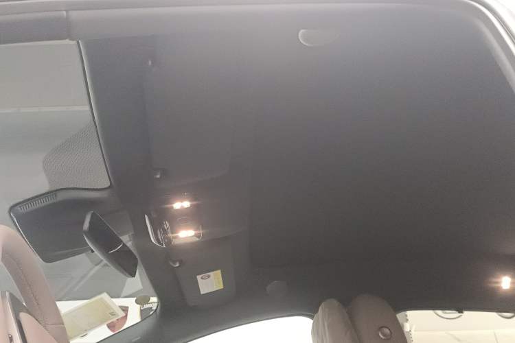 Used Li Auto i6 2025 Model Two-Wheel-Drive Standard Type
