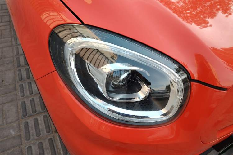 Used Leapmotor T03 2021 400 Lite Edition - Lithium-Ion Battery Right Front Headlight