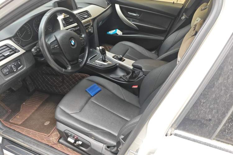 Used BMW 3 Series 2016 320Li Ambition Model
