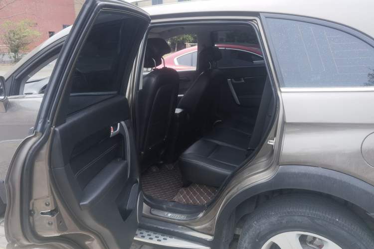 Used Chevrolet Captiva 2017 2.4L 4x4 Flagship Edition 7-Seater Left Rear Seat