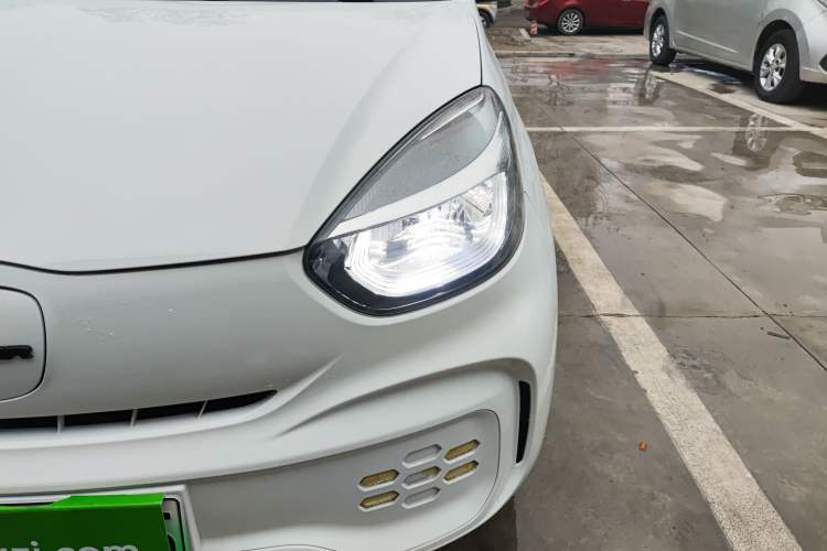 Used Roewe Clever 2021 302 km New Four-Seater Super-Efficient Version
