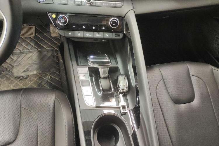 Used Hyundai Elantra 2023 1.5L CVT LUX Prestige Edition