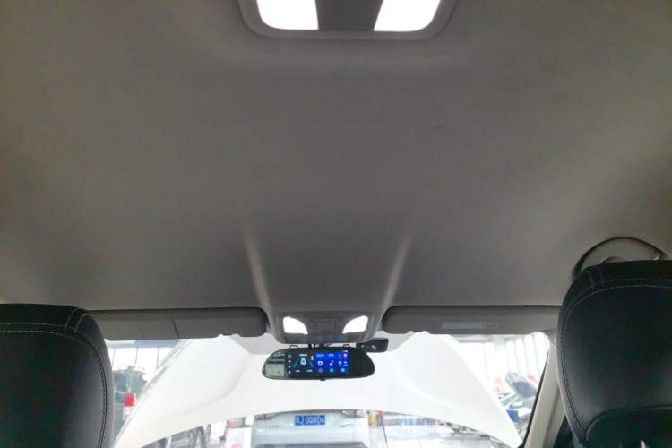 Used Dongfeng Aeolus AX7 2016 2.0L Automatic Zhiyue Trim