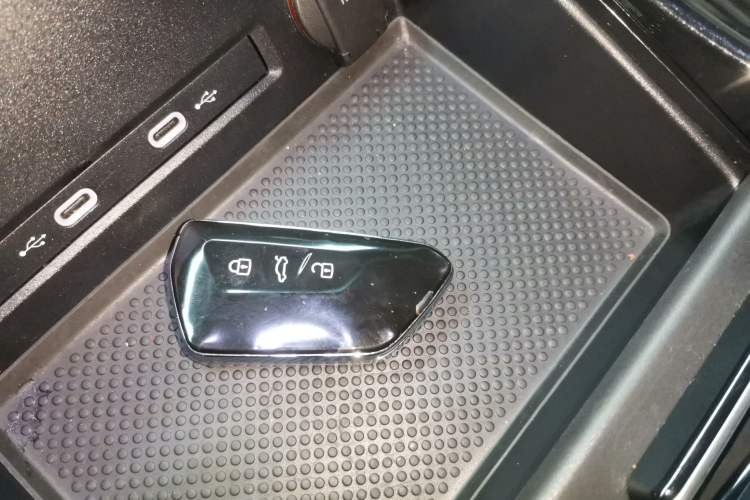 Used Volkswagen Tavendor 2023 380TSI Four-Wheel Drive R-Line Cruise Edition Interior 1