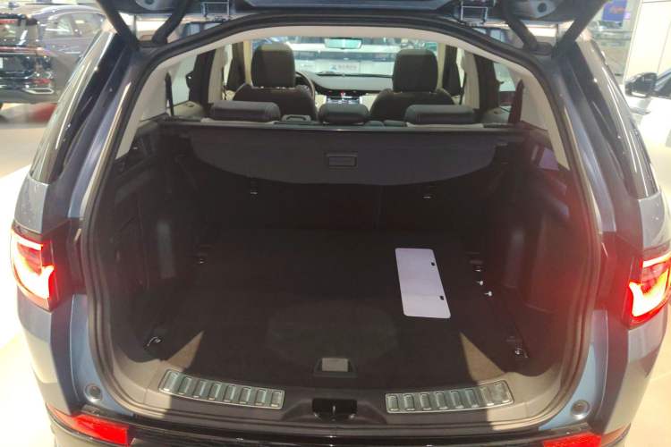 Used Land Rover Discovery Sport 2020 249 PS R-Dynamic Performance Tech Edition 5 Seats
