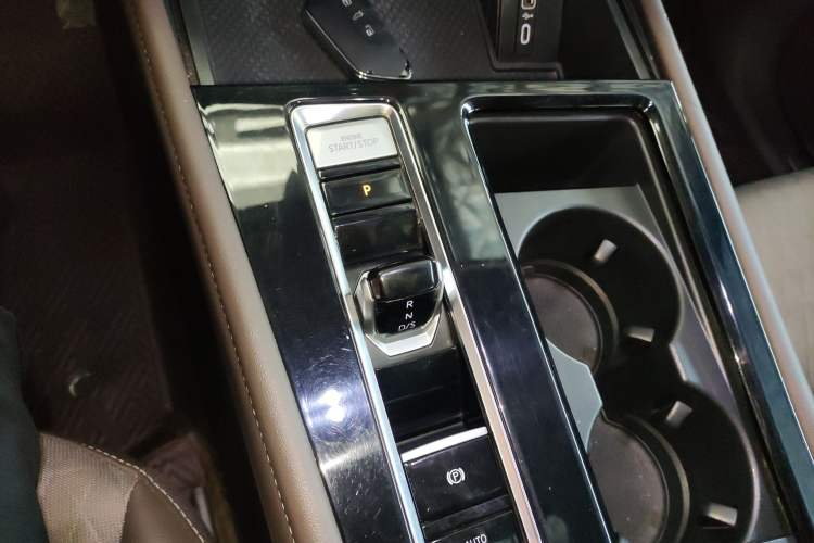 Used Volkswagen Viloran 2022 330TSI Business Edition
