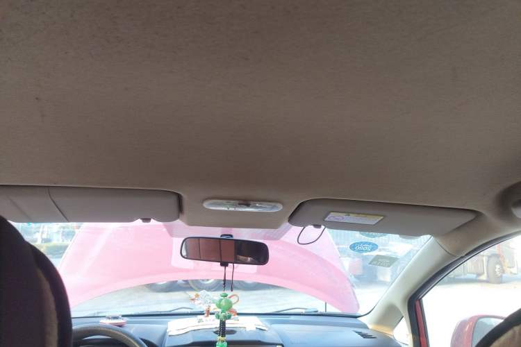 Used Venucia R50 2013 1.6L Manual Fashion Edition