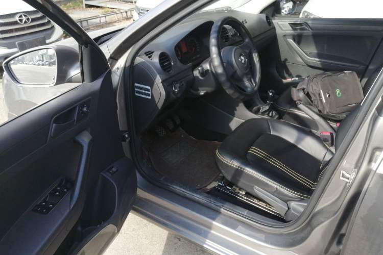 Used Volkswagen Jetta 2015 Zhuihui Edition 1.4L Manual Fashion Model