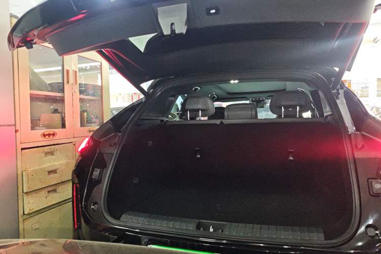 Used Lynk & Co 08 EM-P 2025 120km Long-Range Pro
