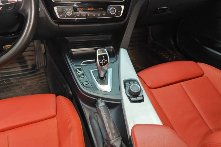 Used BMW 3 Series 2019 320i M Sport Package Gear Lever