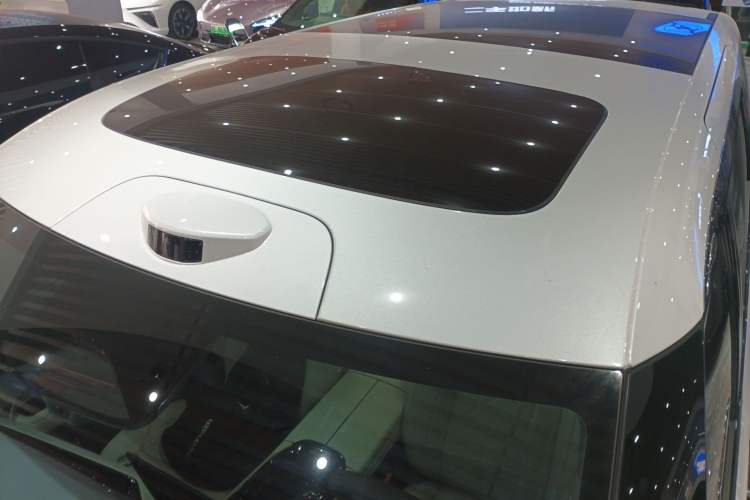 Used Zeekr 009 2024 7-Seater Aisle Version 108 kWh Roof