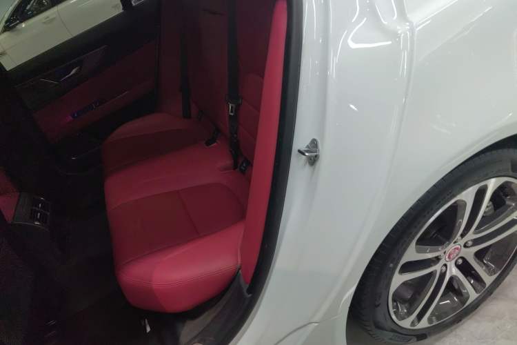 Used Jaguar XEL 2024 2.0T 250 PS R-DYNAMIC S Advanced Sport Edition Left Rear Seat