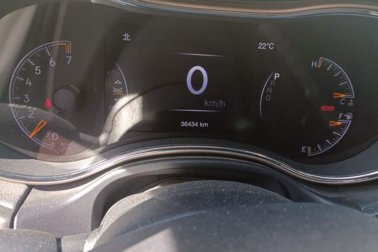 Used Jeep Grand Cherokee 2017 3.6L Elite Navigation Edition Odometer Close Up