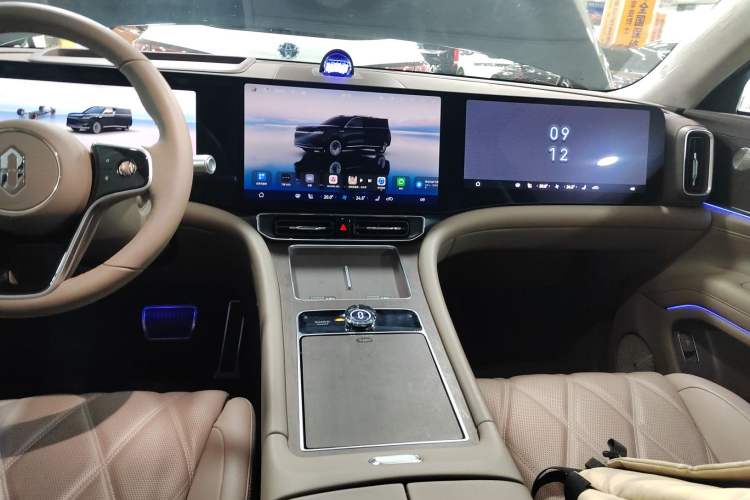 Used Hima AITO M9 2025 Extended-Range Ultra Version 52 kWh 6-Seater