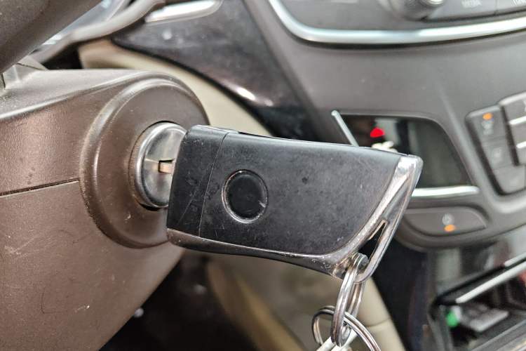 Used Buick Regal 2015 2.0L Leading Fashion Edition